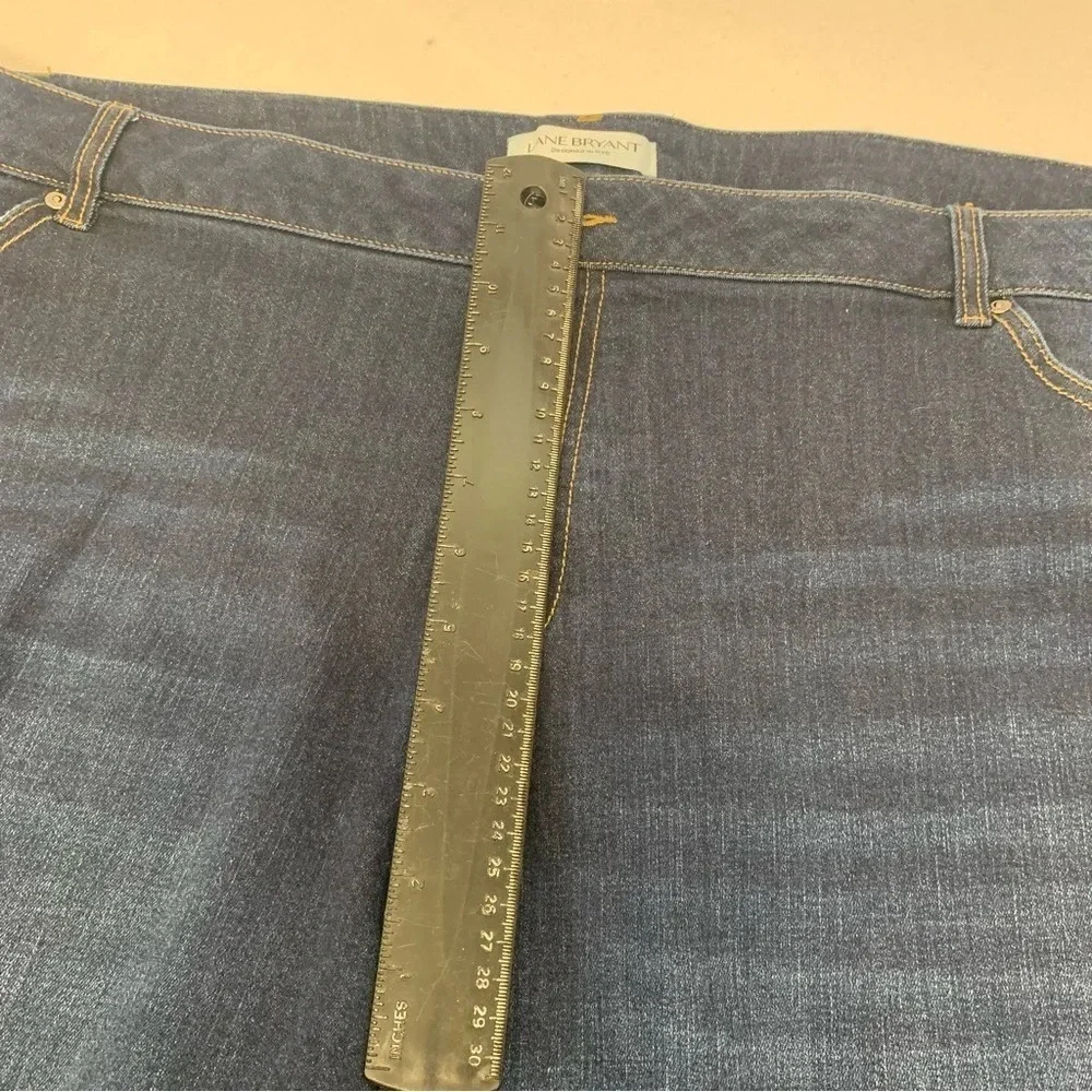 Lane Bryant Girlfriend Denim Shorts 26 Mid Rise  Dark Wash Pockets Stretch  Work